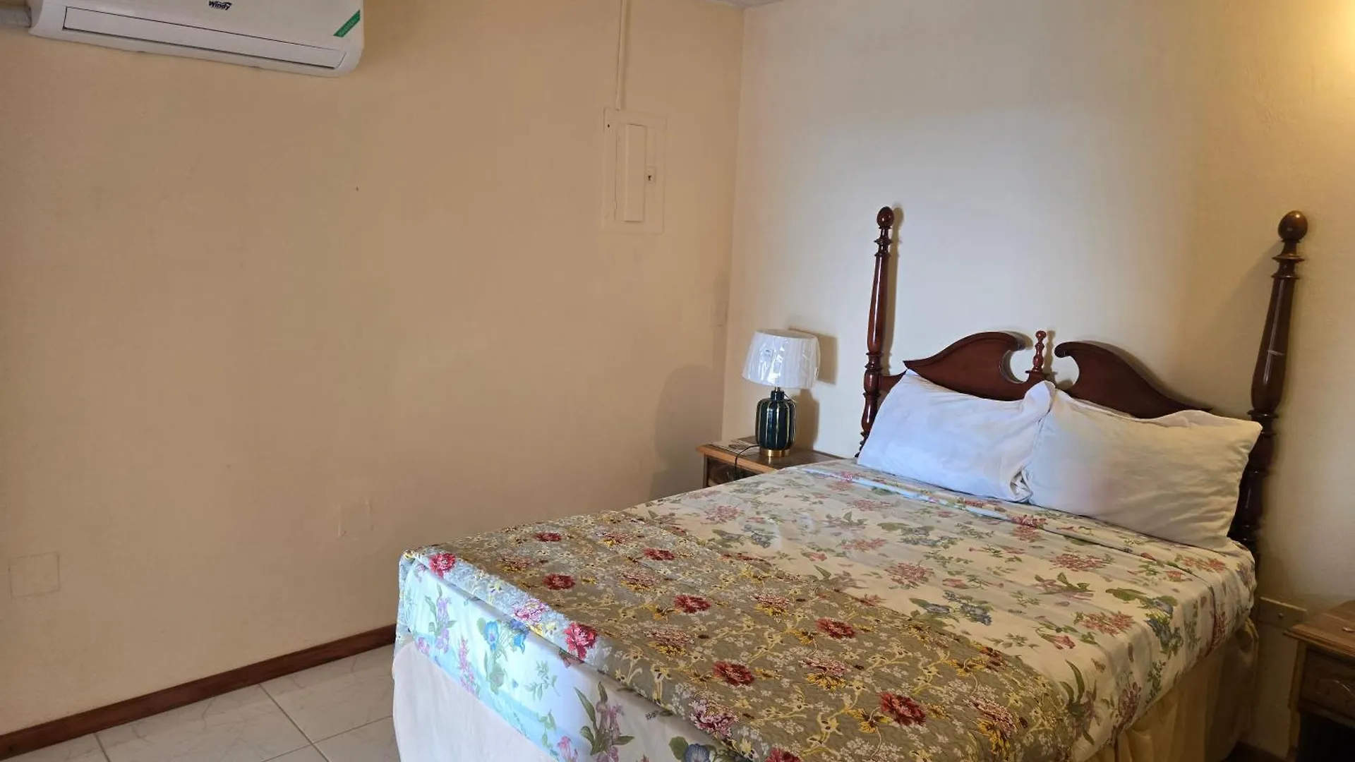 Poinciana Apartment Two Montego Bay 0*,